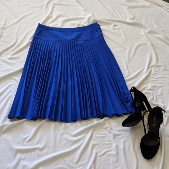 fashion collection Dresses & Skirts - Beautiful royal blue pleated skirt